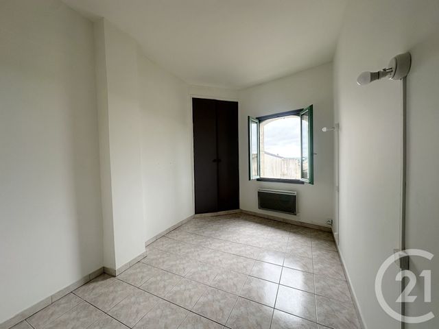 maison à louer - 5 pièces - 106.65 m2 - GALLARGUES LE MONTUEUX - 30 - LANGUEDOC-ROUSSILLON - Century 21 Pays De Lunel