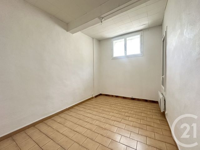 maison à louer - 5 pièces - 106.65 m2 - GALLARGUES LE MONTUEUX - 30 - LANGUEDOC-ROUSSILLON - Century 21 Pays De Lunel