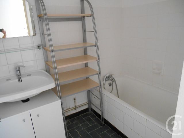 Appartement F1 à louer - 1 pièce - 41.26 m2 - LUNEL - 34 - LANGUEDOC-ROUSSILLON - Century 21 Pays De Lunel