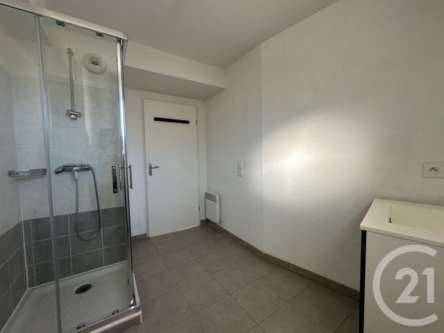 Appartement F3 à louer - 3 pièces - 64.62 m2 - AIMARGUES - 30 - LANGUEDOC-ROUSSILLON - Century 21 Pays De Lunel